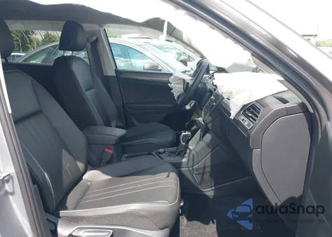 2022 Volkswagen Tiguan 2.0T Se z USA, uszkodzony, nr VIN 3VV2B7AXXNM156043